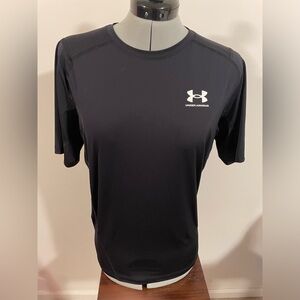 Under Armour Women’s Short Sleeve Black Tee Size XL